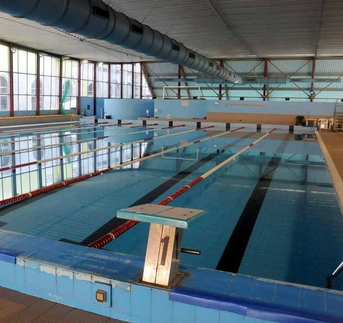 Piscina comunale di Carrara 175mila euro per il restyling