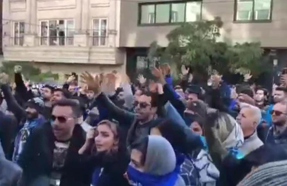 Teheran, tutti in piazza per Stramaccioni «E’ il nostro leader» Ma lui se n’è andato...