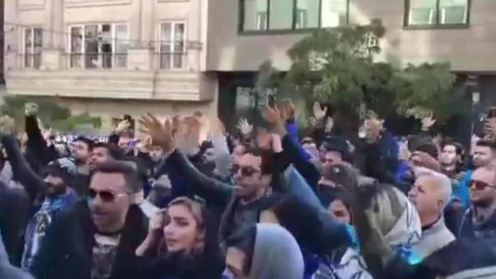 Teheran, tutti in piazza per Stramaccioni «E’ il nostro leader» Ma lui se n’è andato...
