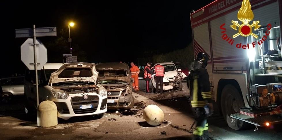 Incidente a catena Coinvolti quattro mezzi, cinque persone ferite 