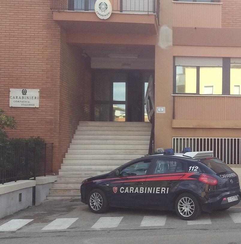 Porto Torres, botte e minacce ai genitori scattano tre denunce 