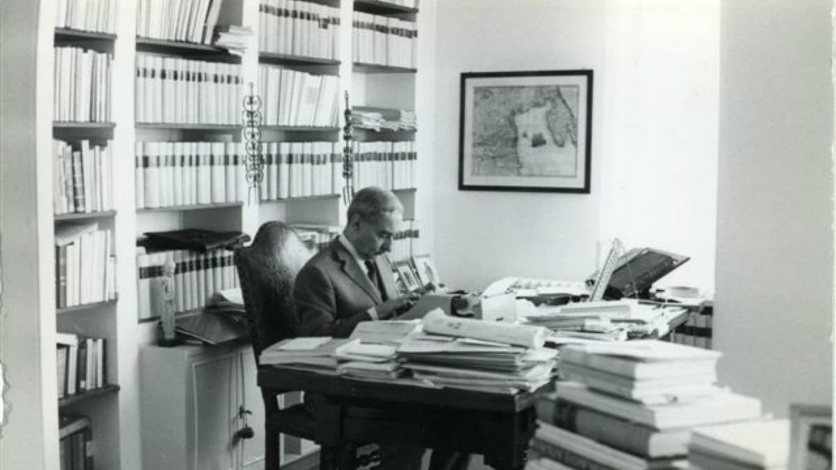 Salvatore Satta, grande giurista e scrittore nuorese, autore del "Giorno del giudizio"