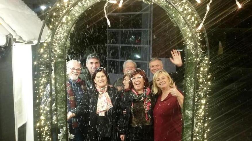 I livornesi Giovanni e Catia fanno nevicare a Tirrenia...