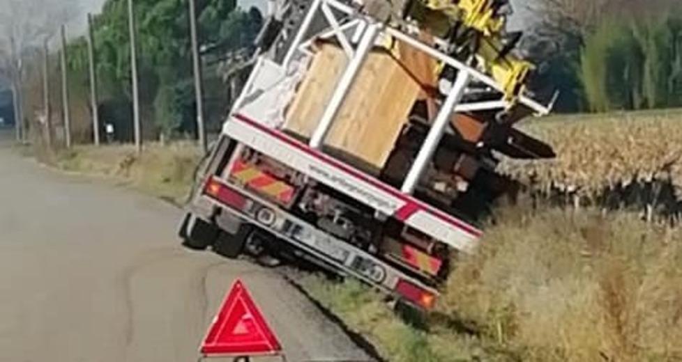 Autocarro fuori strada