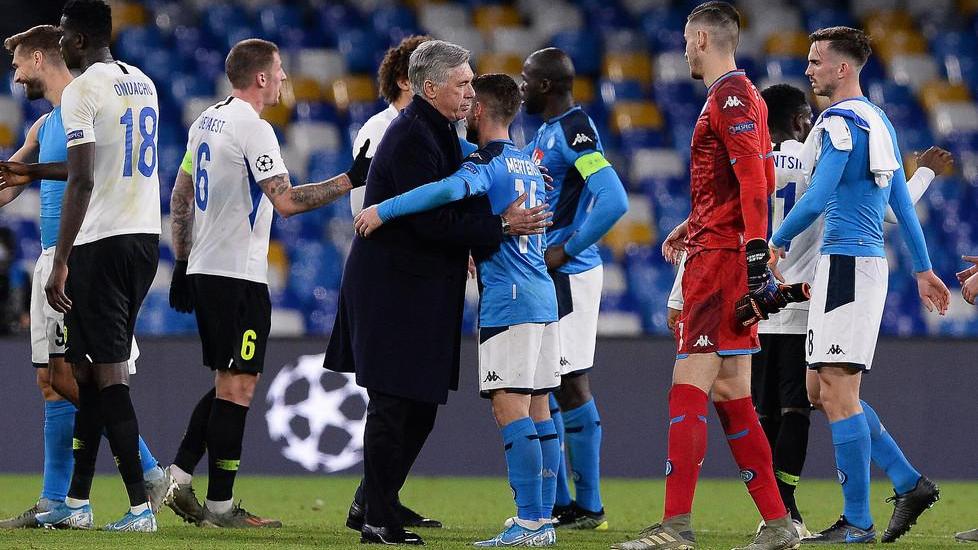 Napoli, poker qualificazione ma Ancelotti resta in bilico Incontro con De Laurentiis