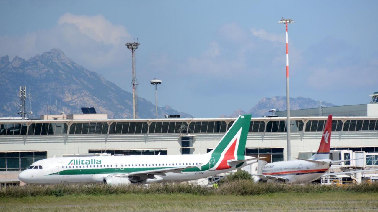 Venerdì nero sui cieli ferme Alitalia e Air Italy