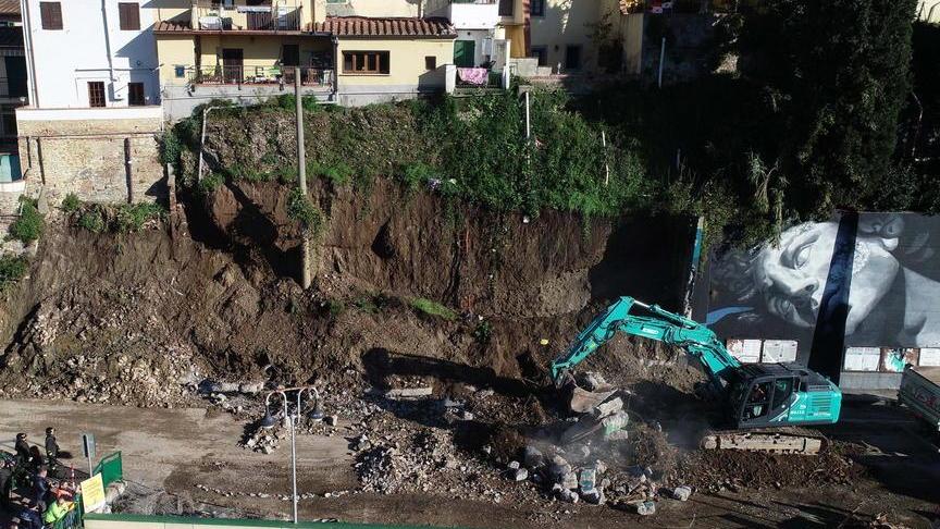 Muro crollato, così Stefania è sfuggita al mostro di terra e fango: «Viva per pochi secondi»