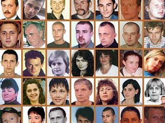 Le foto di persone scomparse (archivio)