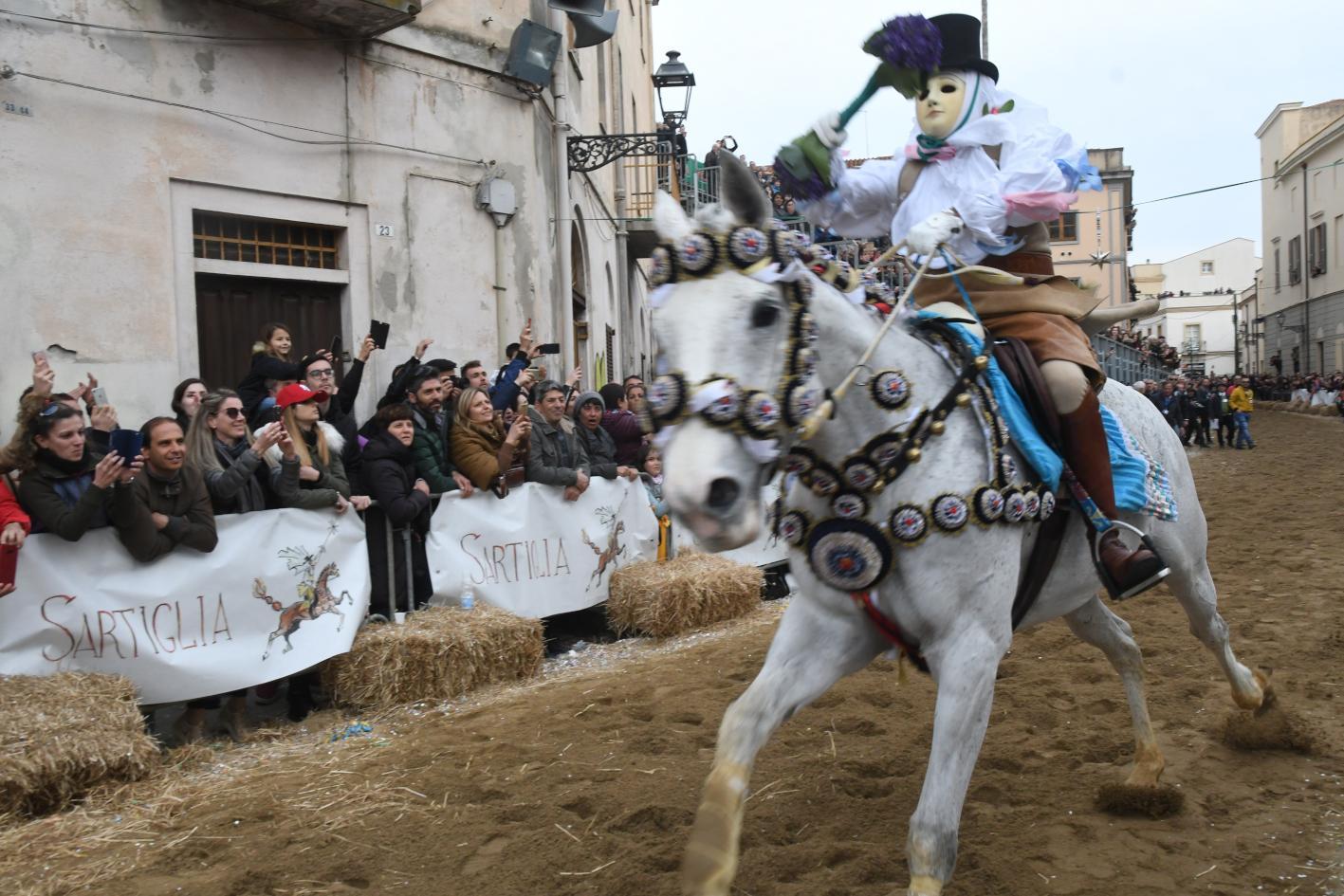 Doping alla Sartiglia, a Oristano via al processo alla presunta "talpa"