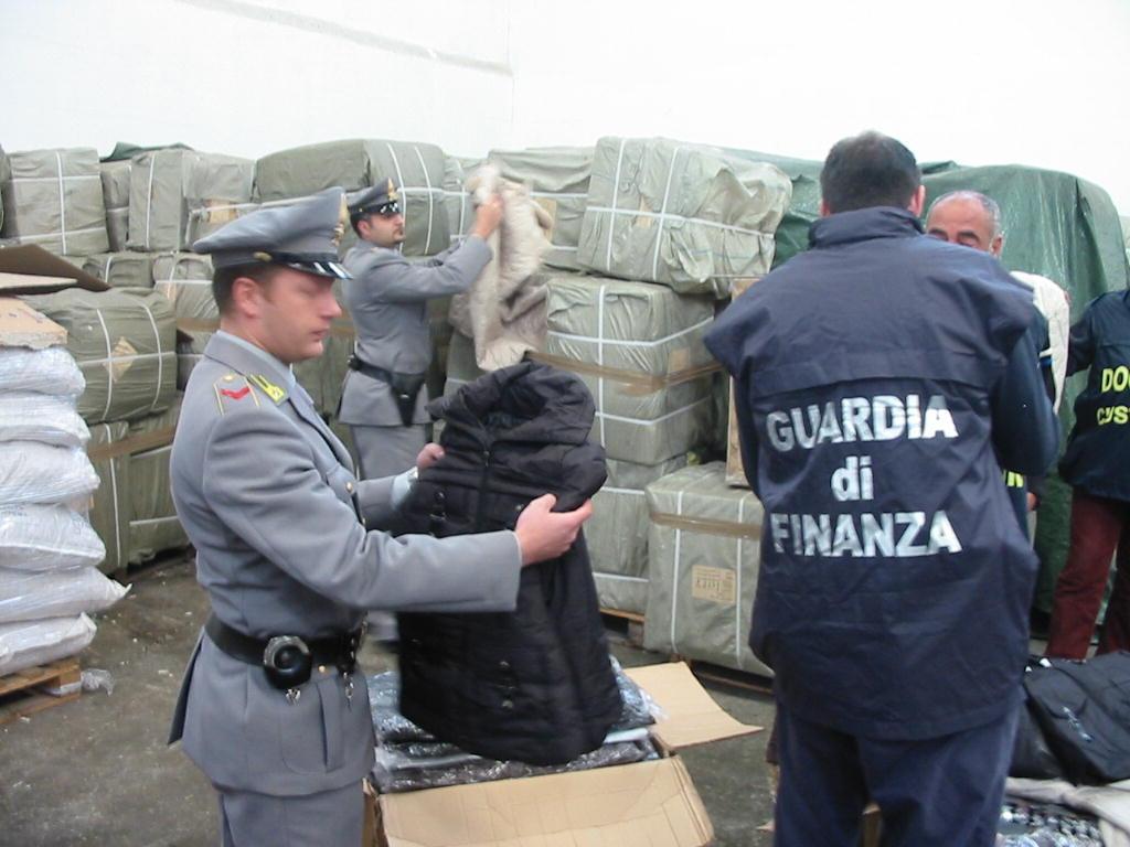 Controlli della guardia di finanza (archivio)