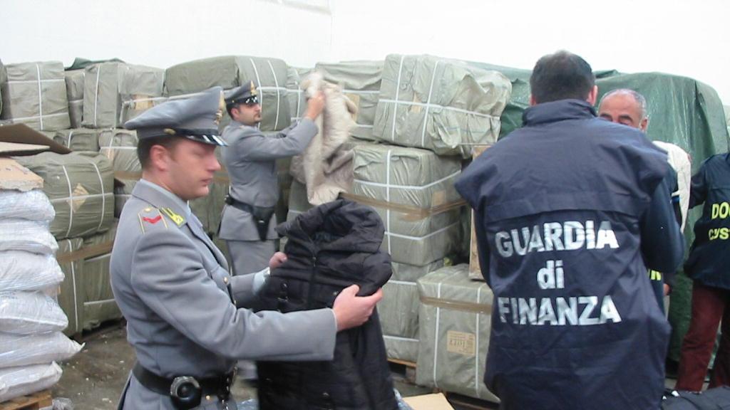 Controlli della guardia di finanza (archivio)