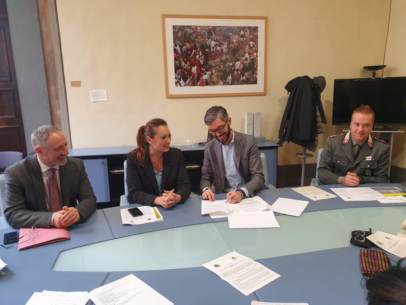 La firma dell'accordo