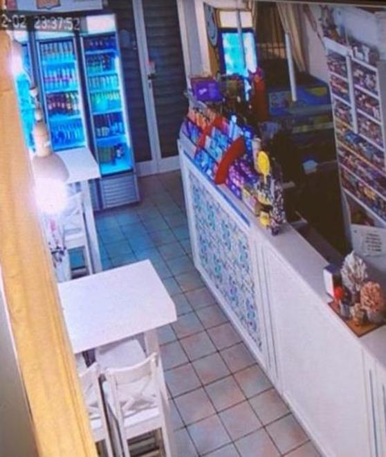 Uno dei ladri nel ristorante di Calafuria