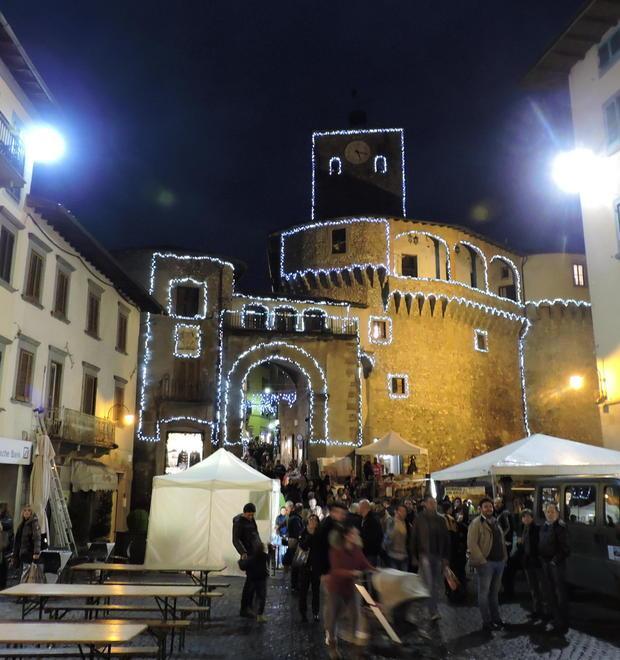 Tombolata e dolcezze, musica e giochi aspettando il Natale 