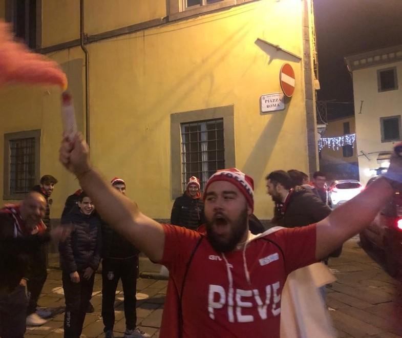 Vince il Pieve Fosciana negli spogliatoi festa e pasta fritta 