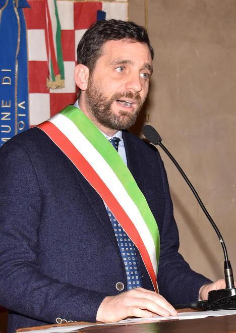 Tomasi tira le somme a metà del mandato