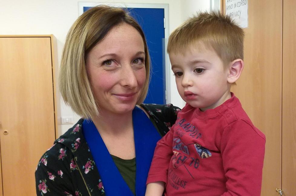 L'educatrice Virginia Luperini e il piccolo Ettore