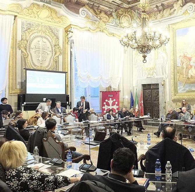 Sala della Baleari durante una seduta del consiglio comunale: da giovedì 19 dicembre inizierà la discussione del bilancio di previsione