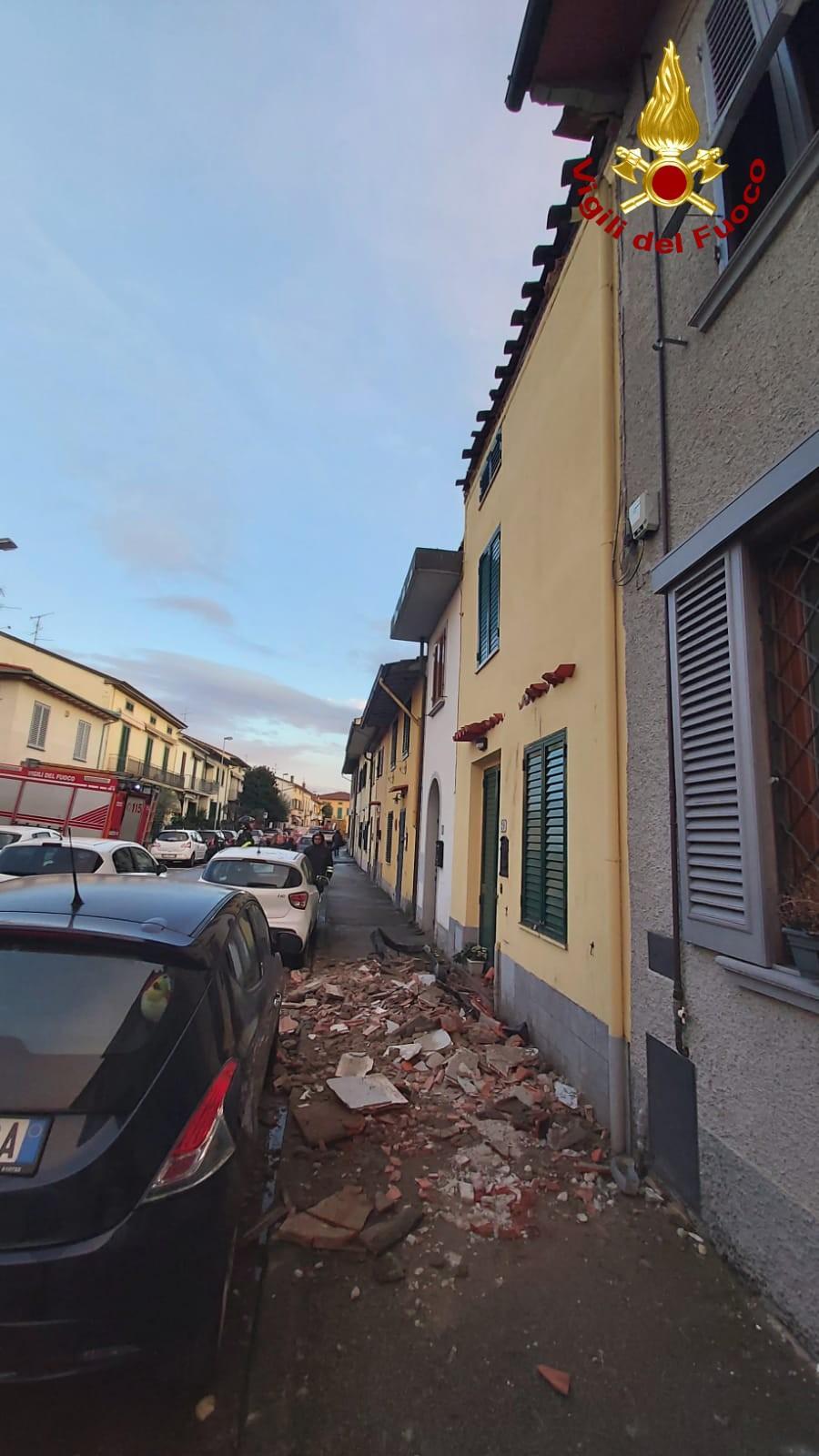 Il cornicione caduto a Vergaio