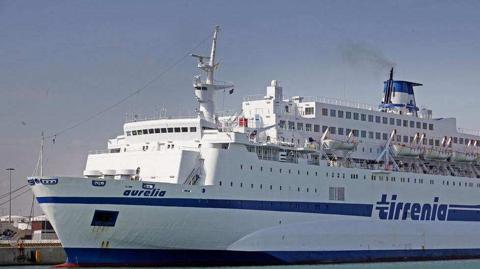 Tirrenia spedisce all’Elba 50 impiegati in esubero