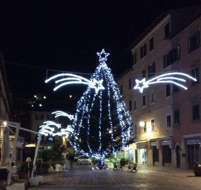 In centro con lo shopping bus per fare gli acquisti di Natale 