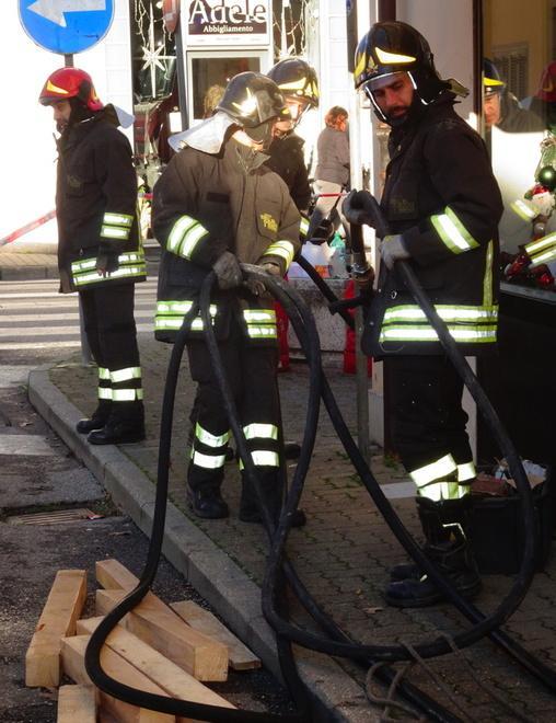 Rogo mortale, s’indaga sulle luci intermittenti Disposta l’autopsia 