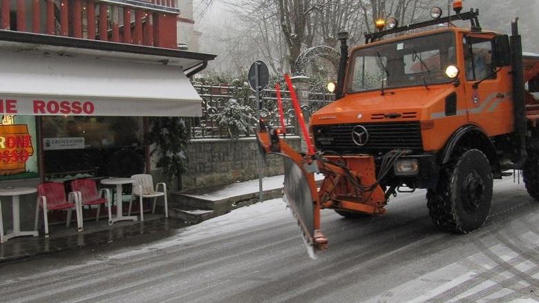 Neve, mezzi in azione e disagi molto contenuti