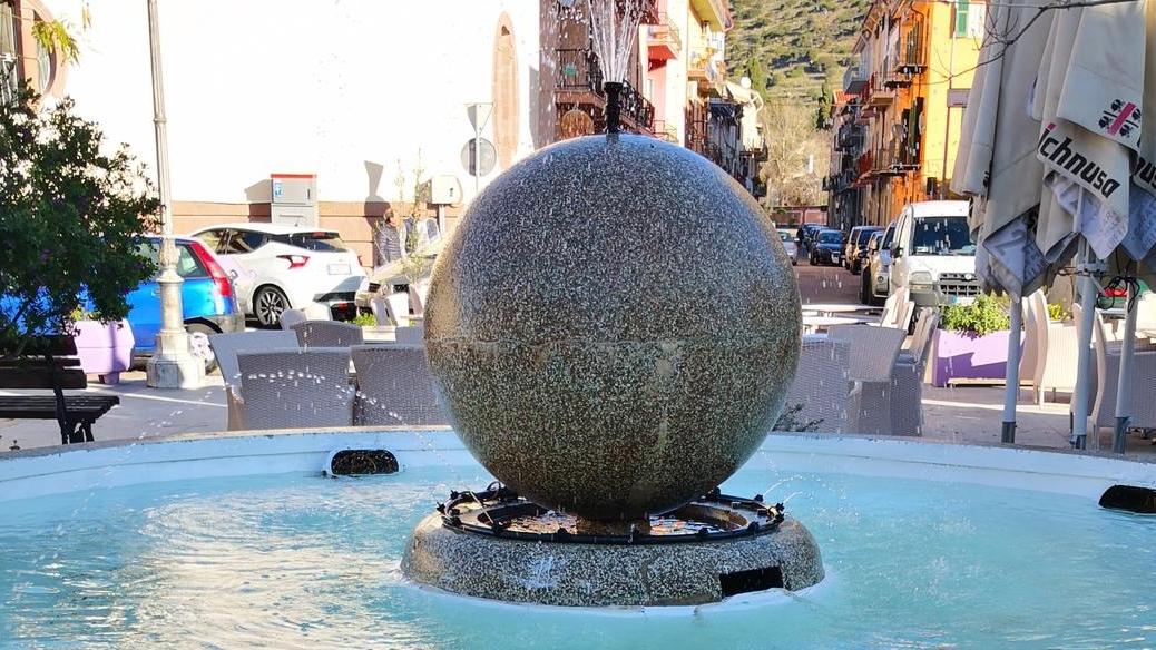 Riattivata la fontana in piazza Gioberti 