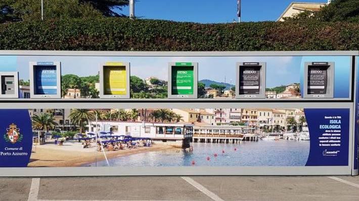 Montata un’isola ecologica “in mostra” per i cittadini
