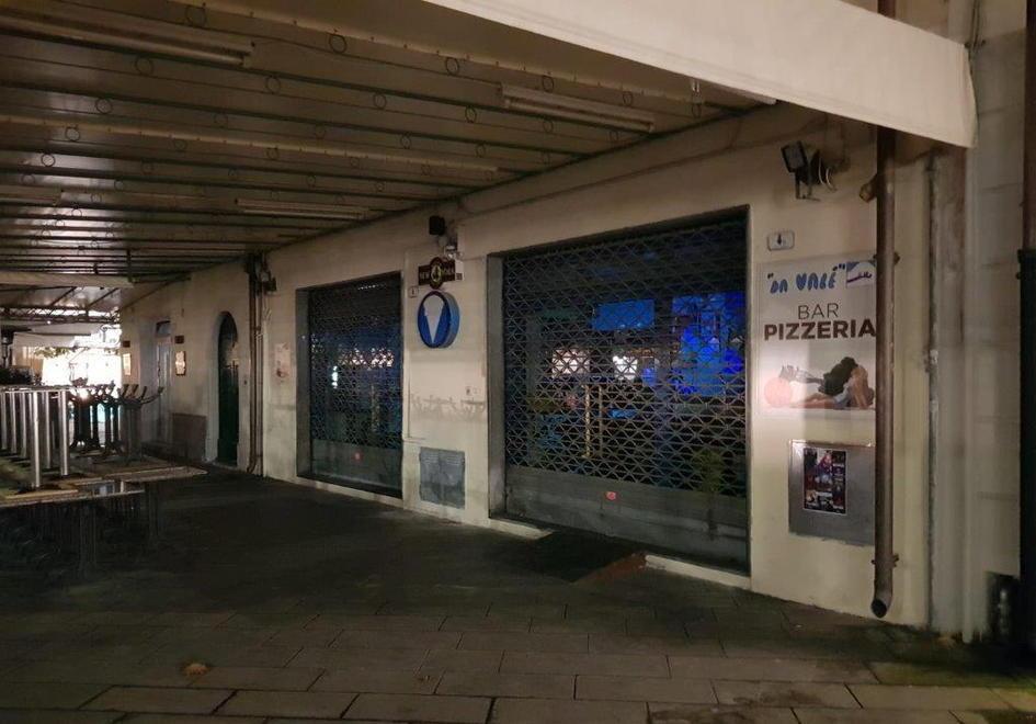 Valè chiude e licenzia i quattro dipendenti: «Riapriremo, è solo una pausa» 