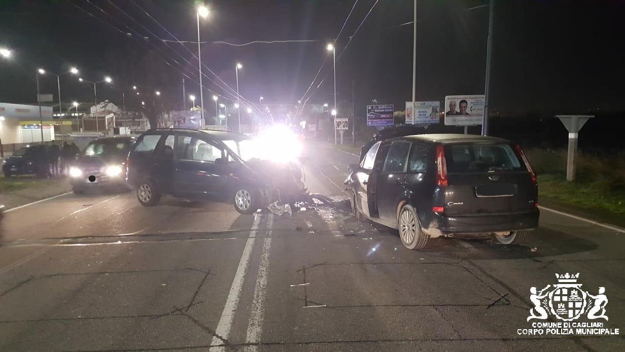 Cagliari, schianto in viale Marconi: 5 feriti gravi