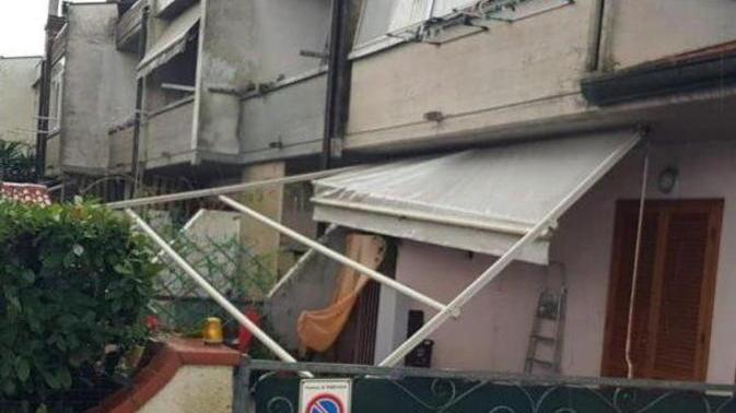 Vento forte e tromba d’aria a Torre del Lago Paura per 22 famiglie, ma nessun ferito