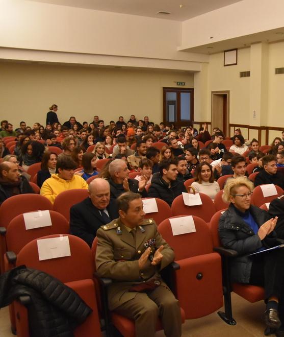 Centocinquanta studenti per dire no a ogni droga