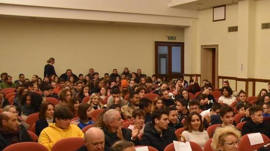Centocinquanta studenti per dire no a ogni droga