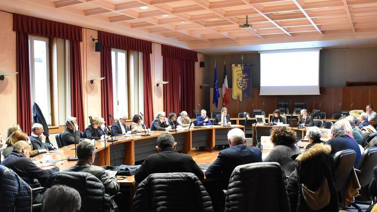 Bonaccini visita l’ospedale, Greco non c’è