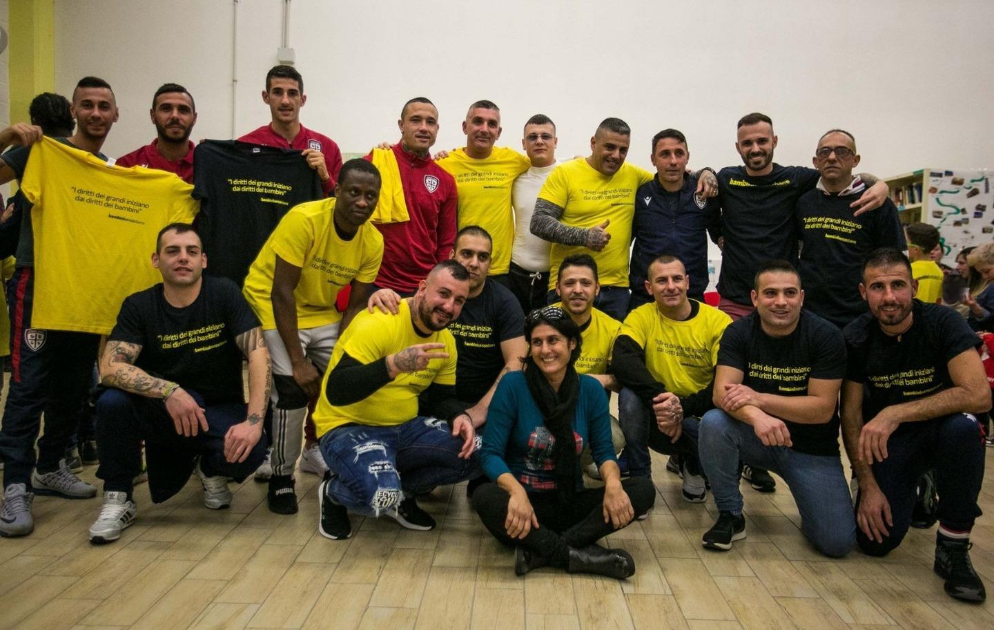 I figli dei detenuti incontrano in carcere Nainggolan, Deiola e Ragatzu