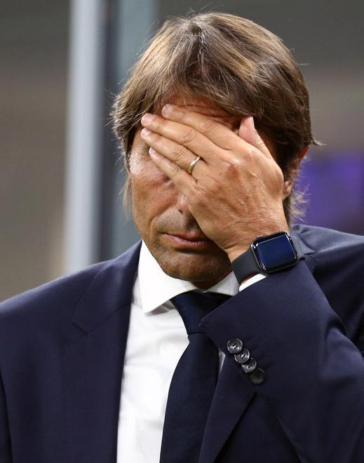 Quelle panchine sull’orlo di una crisi di nervi: Conte contro la stampa, Montella contro tutti 