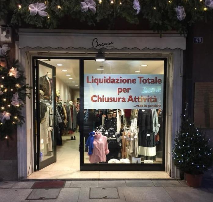 Carpi, dopo 51 anni cala il sipario sul negozio Bazar Collection 