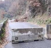 Tempi lunghi per la riapertura della strada dopo la frana