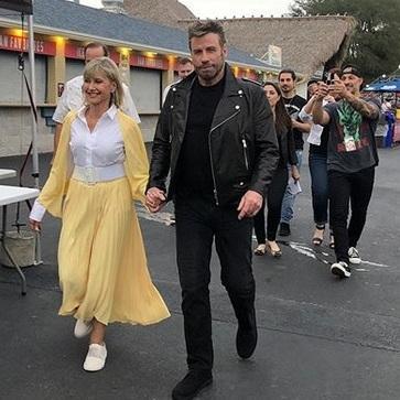 John e Olivia vestiti come in “Grease” 41 anni dopo 