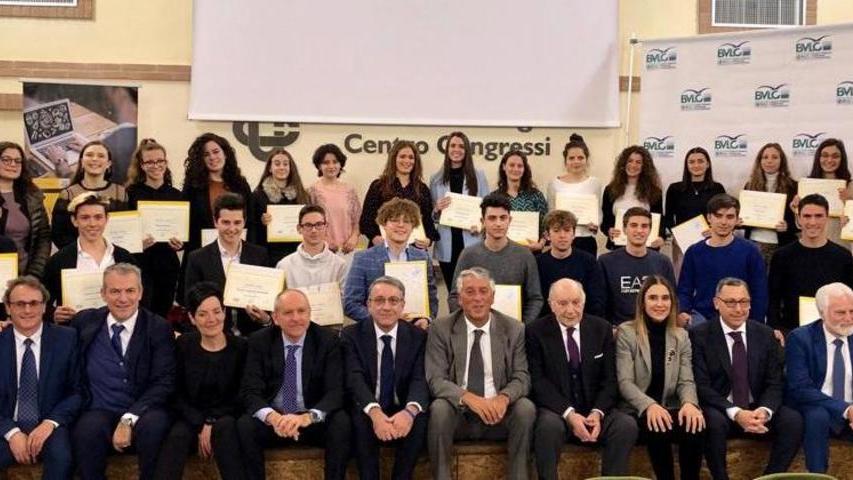 Consegnate agli studenti più bravi della Garfagnana le borse di studio Bvlg