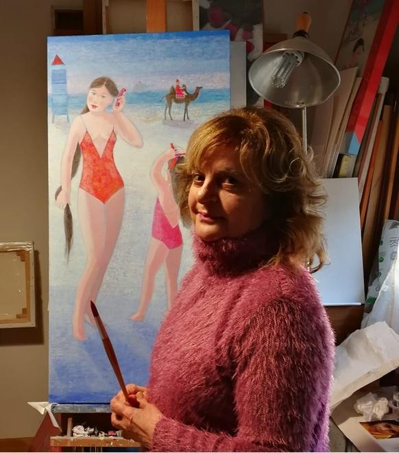 Viaggio nel mondo colorato di Paola, dove l’arte è di casa e niente è impossibile 