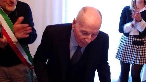 Renzo Rossi fa 100 anni, tutta Carpani lo festeggia