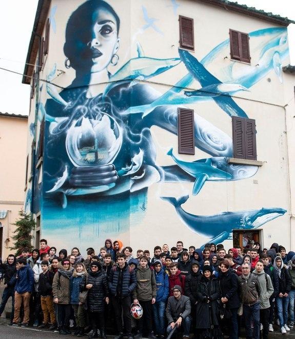 Studenti inaugurano il murale di Bruchi
