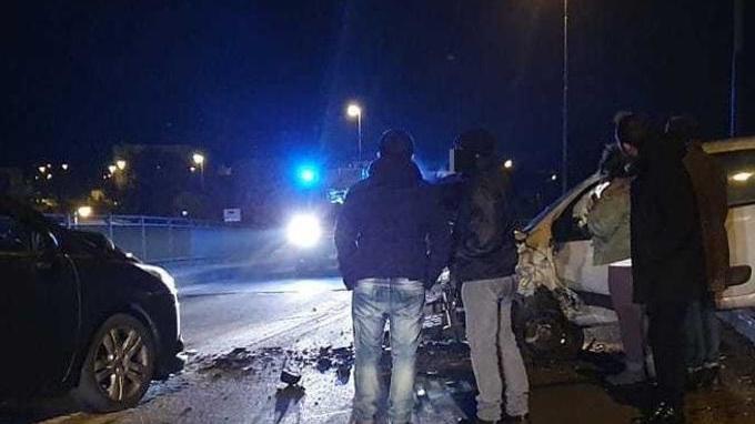 Strade ghiacciate, decine di incidenti