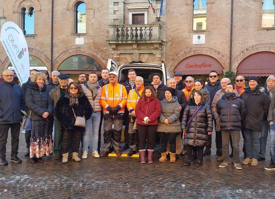 Un mezzo per “Voce” dalle imprese centesi Per il trasporto sociale 