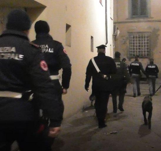 Movida, droga sequestrata: giovani segnalati con l’alcol 