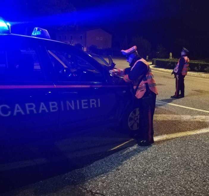 Donna in bici lungo i binari a Cecina: fermato il traffico ferroviario 