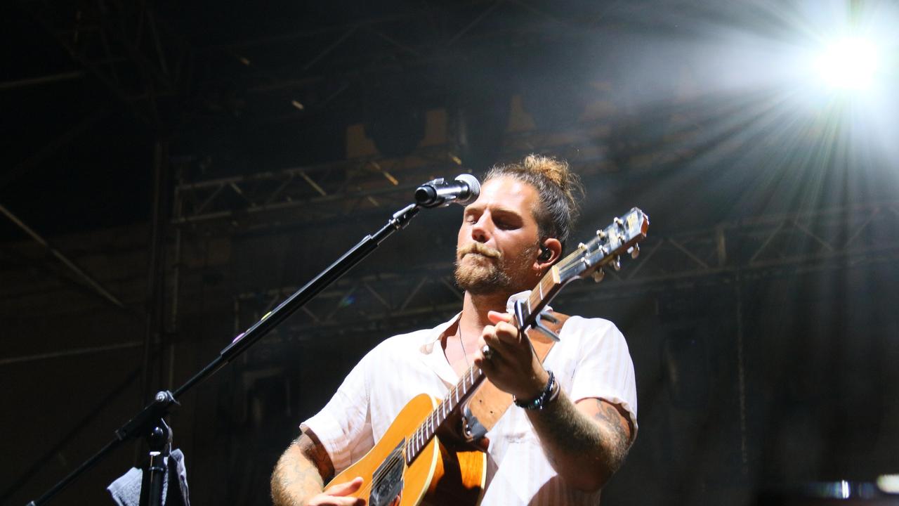 Enrico Nigiotti in concerto a Livorno con il nuovo tour