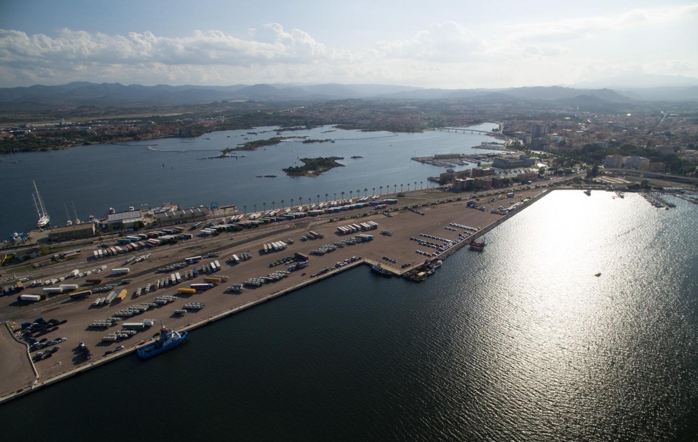 Prontu: «Una soluzione per gli esuberi del porto» 